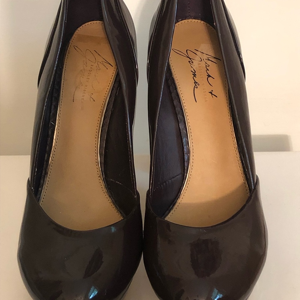 Mark & James x Badgeley Mischka patent leather platform heel Dk Purple, size 7.5
